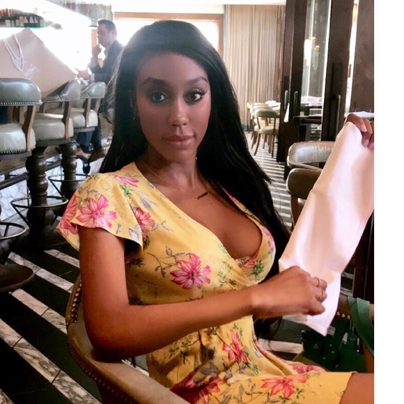 Meet your Posher, Melissa - Picture 1 of 1